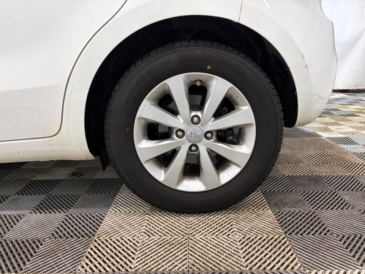 Used 2014 Kia Rio EX w/ Convenience Package image 26