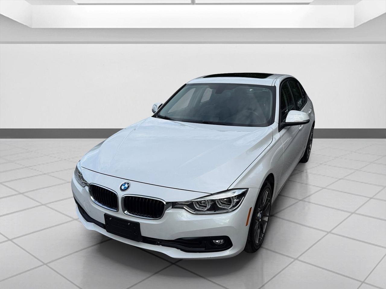 Used 2018 BMW 320i xDrive Sedan AWD/4WD image 10