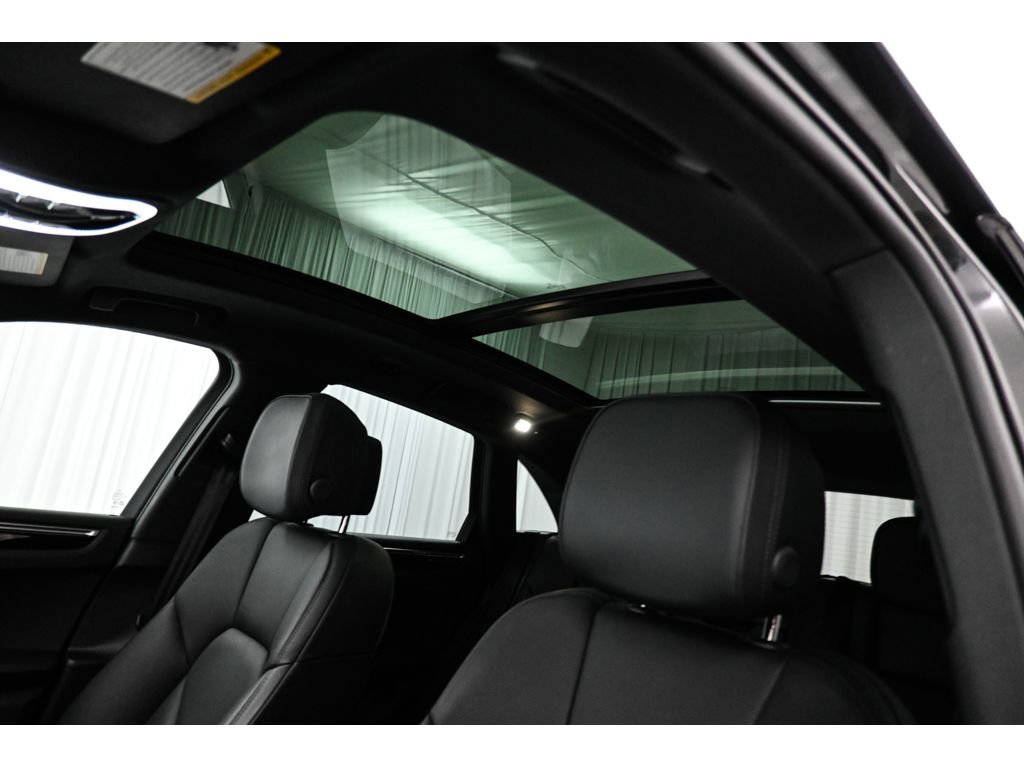 Used 2024 Porsche Macan AWD/4WD image 13