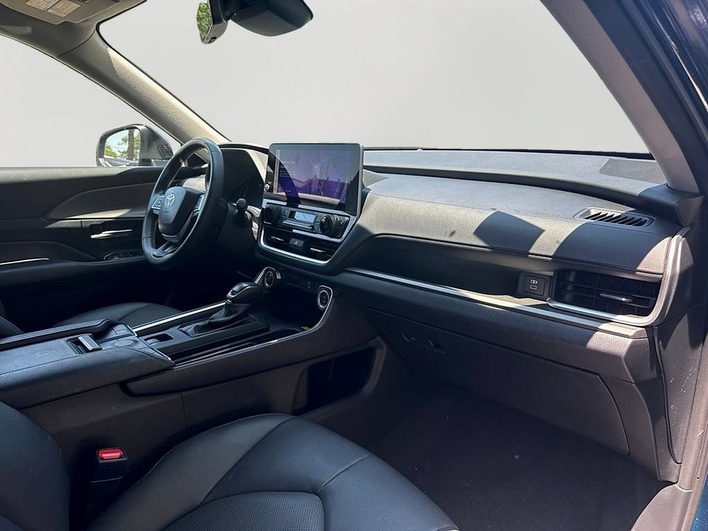 Used 2024 Toyota Grand Highlander AWD image 18
