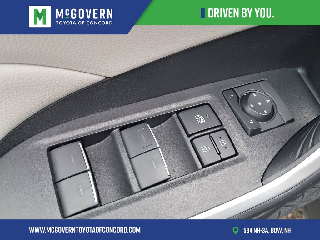 Used 2024 Toyota RAV4 XLE AWD/4WD image 17