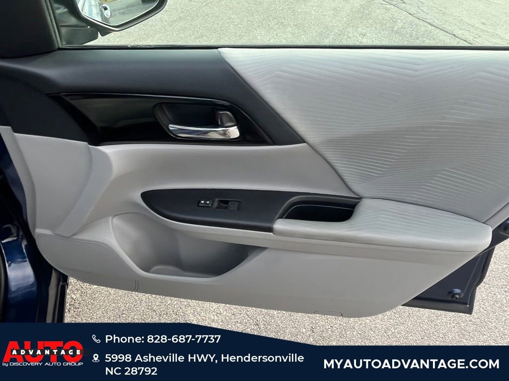 Used 2016 Honda Accord LX image 29