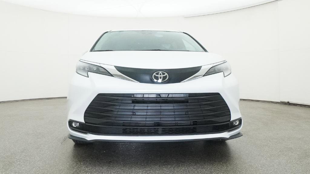 New 2026 Toyota Sienna XLE FWD image 24