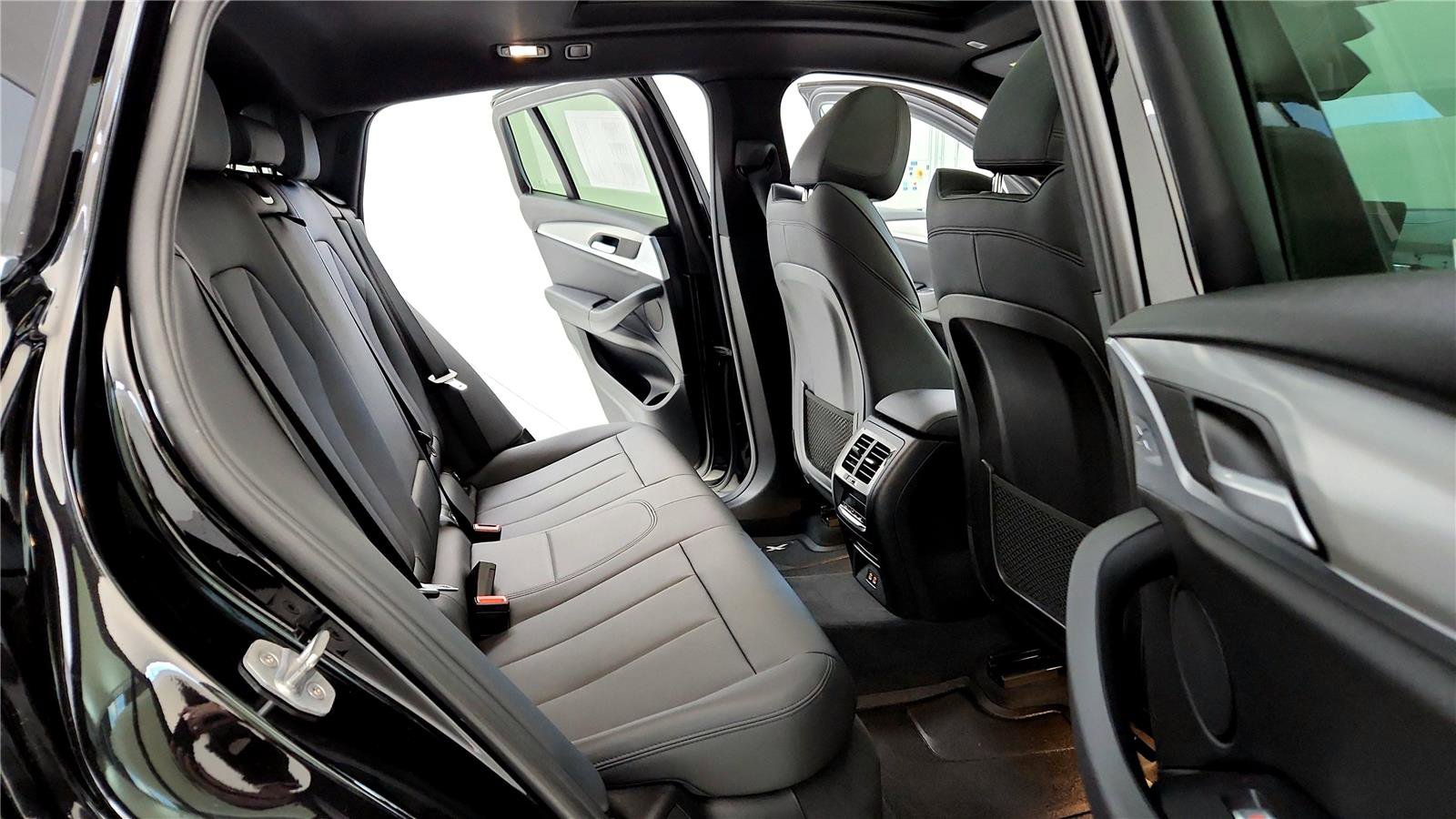 Used 2020 BMW X4 xDrive30i w/ Premium Package image 30