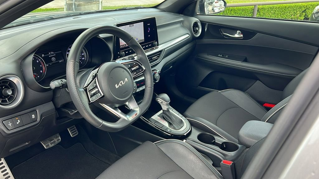 Used 2023 Kia Forte GT-Line image 2