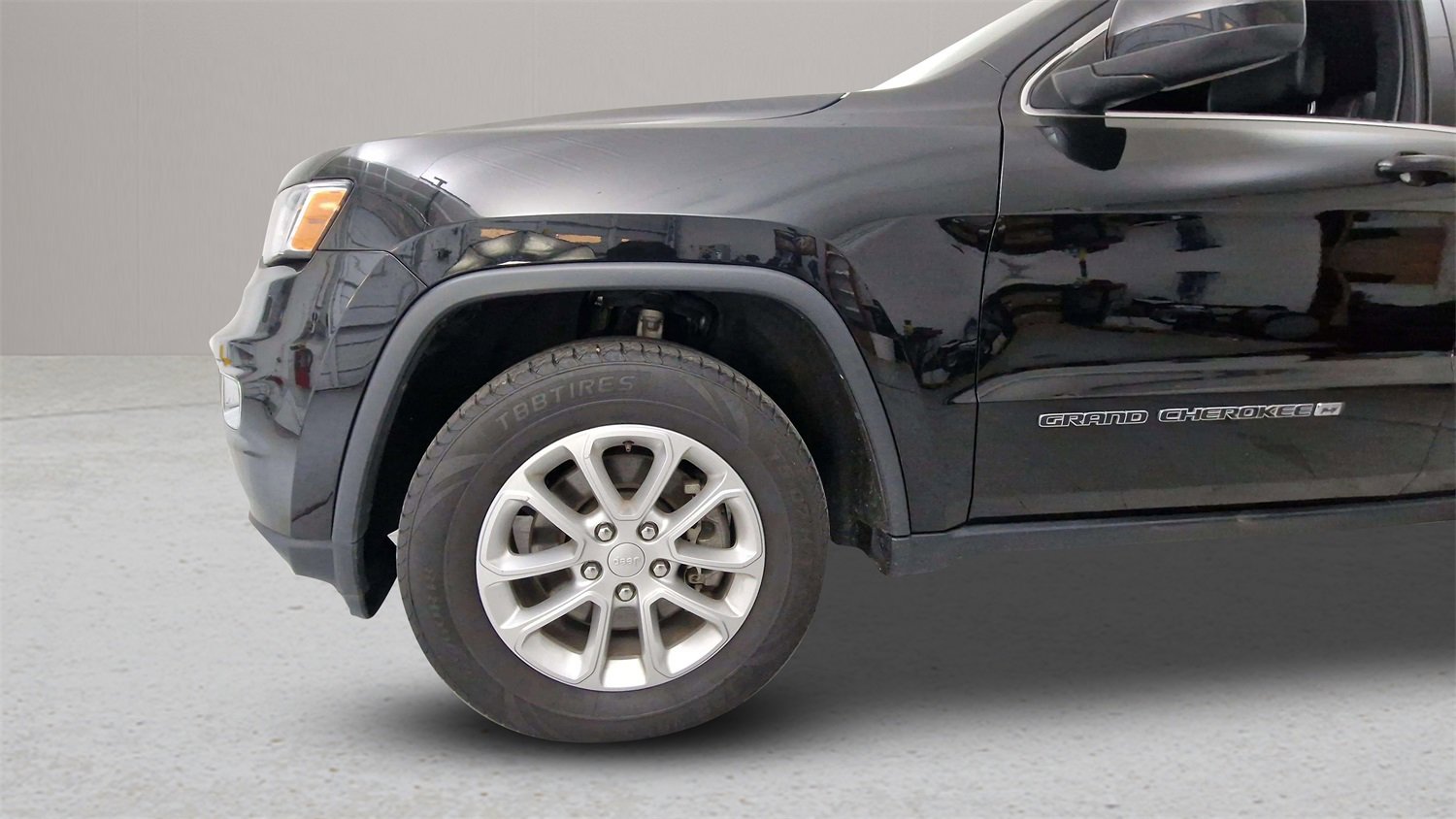 Used 2022 Jeep Grand Cherokee Laredo X image 29