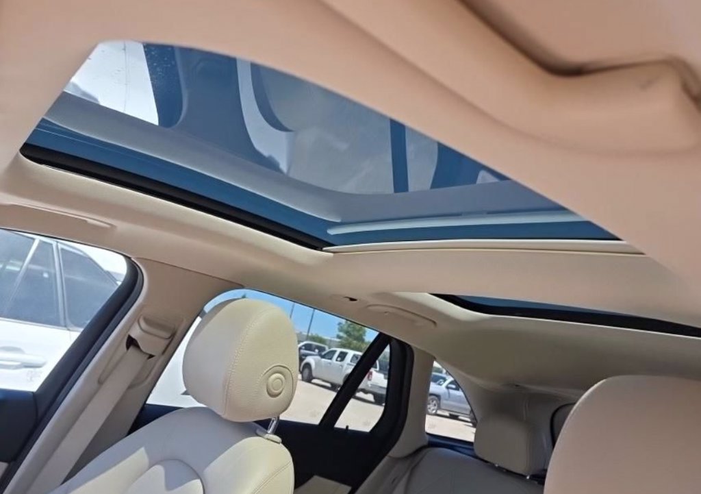 Used 2019 Mercedes-Benz GLC 300 image 5
