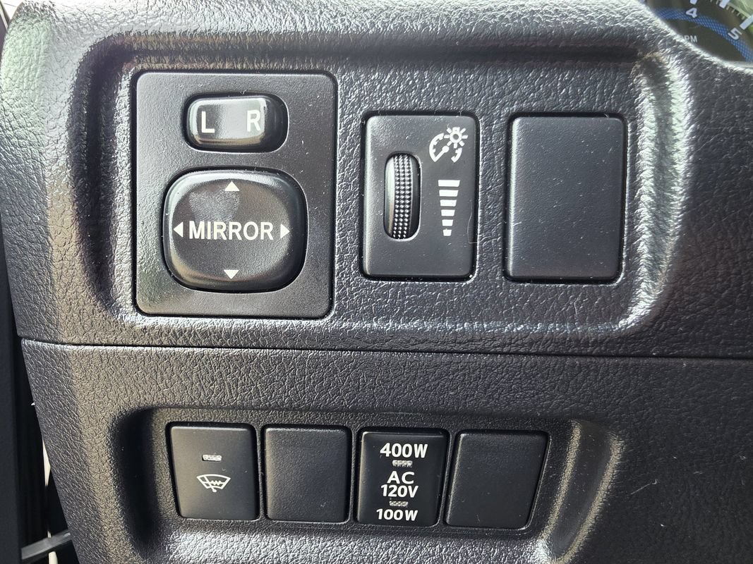 Used 2016 Toyota 4Runner SR5 AWD/4WD image 32