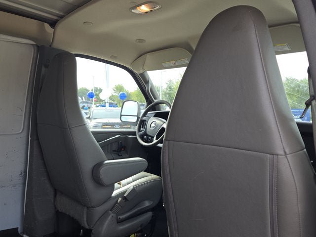 Used 2019 Chevrolet Express 2500 RWD image 9