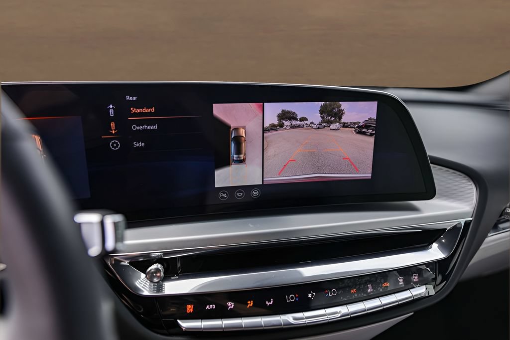 Certified 2024 Cadillac Lyriq Luxury RWD image 15