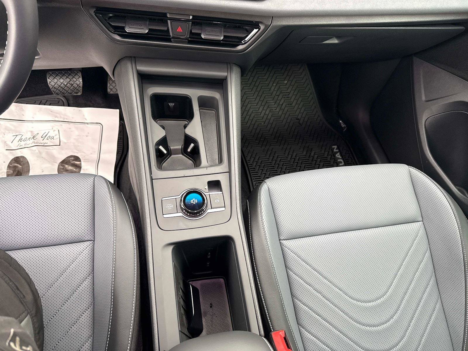 New 2026 Volkswagen Tiguan SE image 24