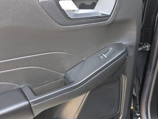 Used 2025 Ford Escape ST-Line image 25