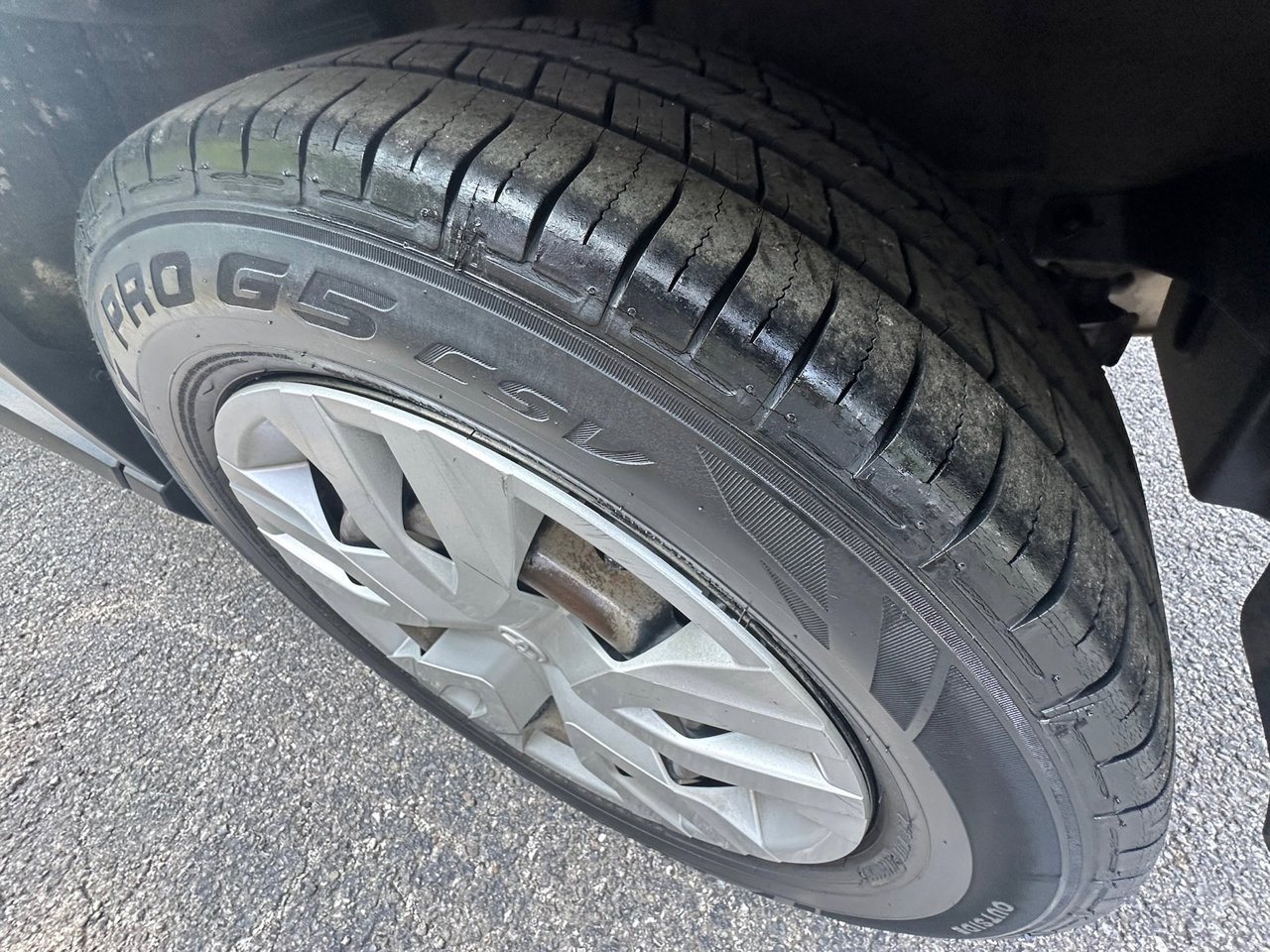 Used 2021 Toyota C-HR LE image 42