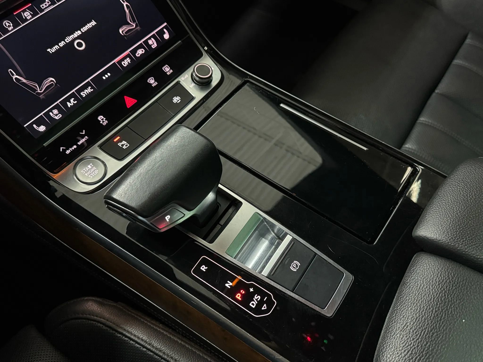 Used 2019 Audi A8 L 3.0T w/ Executive Package image 33