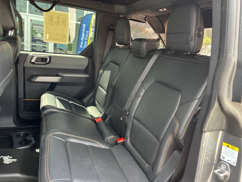 Used 2023 Ford Bronco Badlands w/ Sasquatch Package AWD/4WD image 14