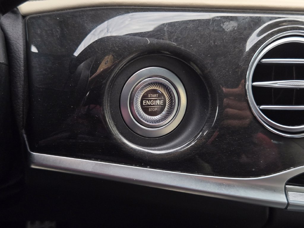 Used 2018 Mercedes-Benz S 560 Sedan image 26