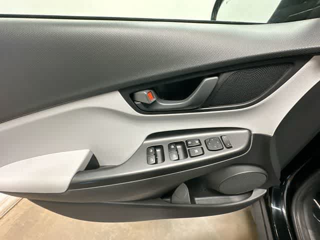 Used 2023 Hyundai Kona SEL w/ Cargo Package AWD/4WD image 17