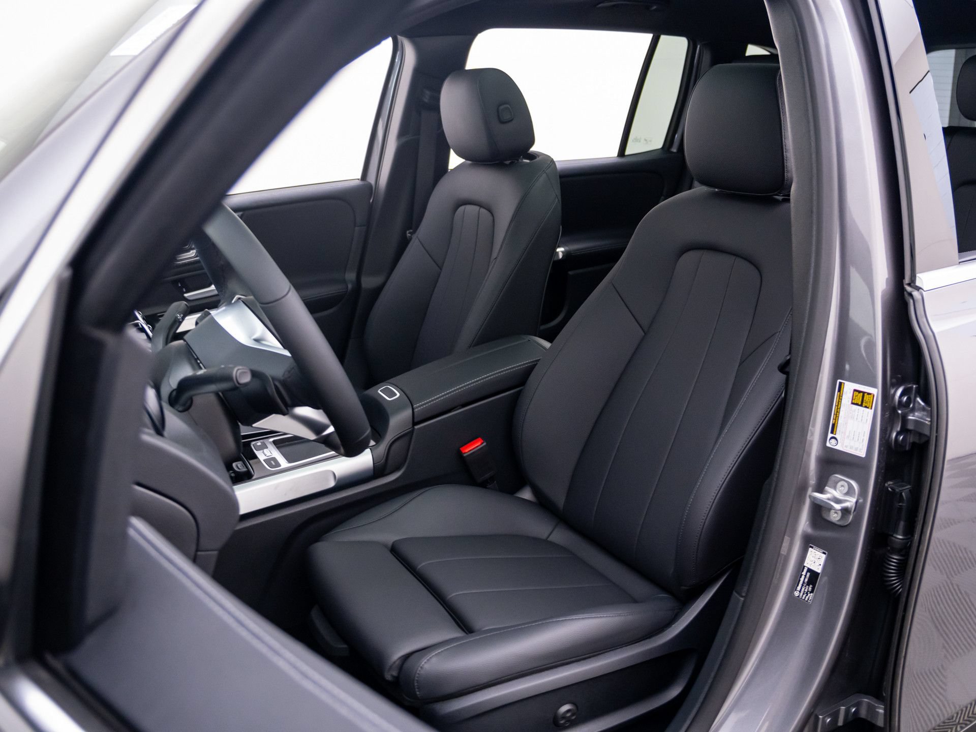 New 2026 Mercedes-Benz GLB 250 4MATIC image 17