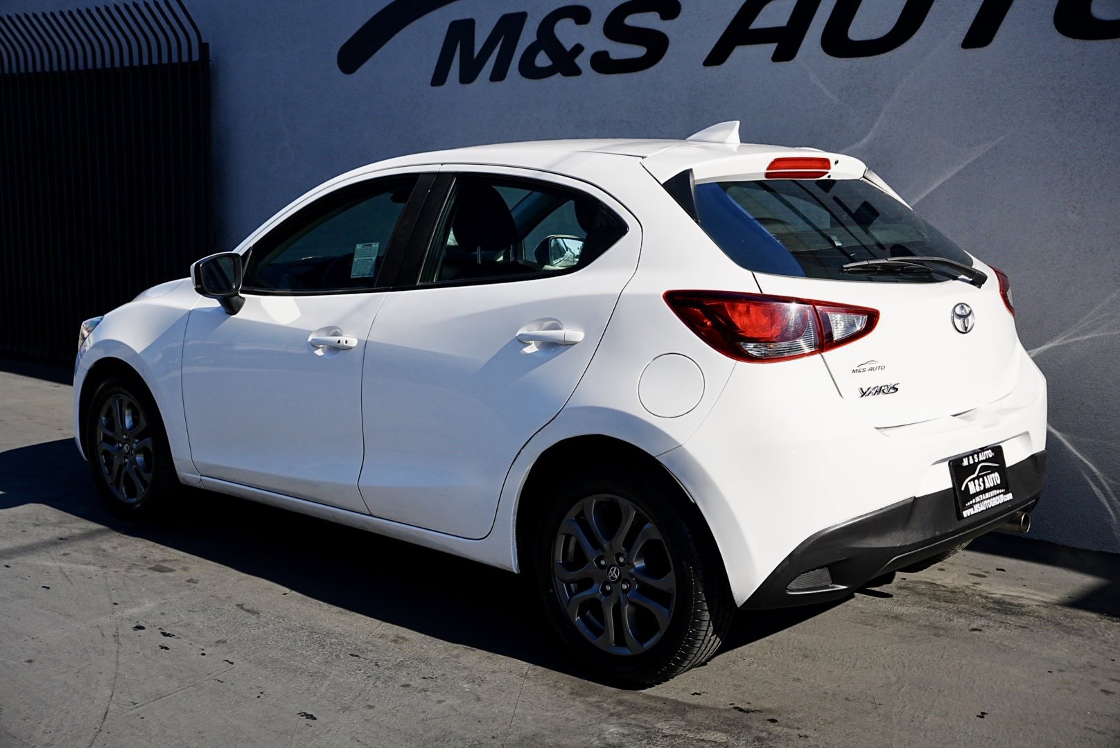 Used 2020 Toyota Yaris LE image 6