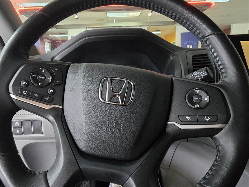 Used 2023 Honda Odyssey EX-L image 21