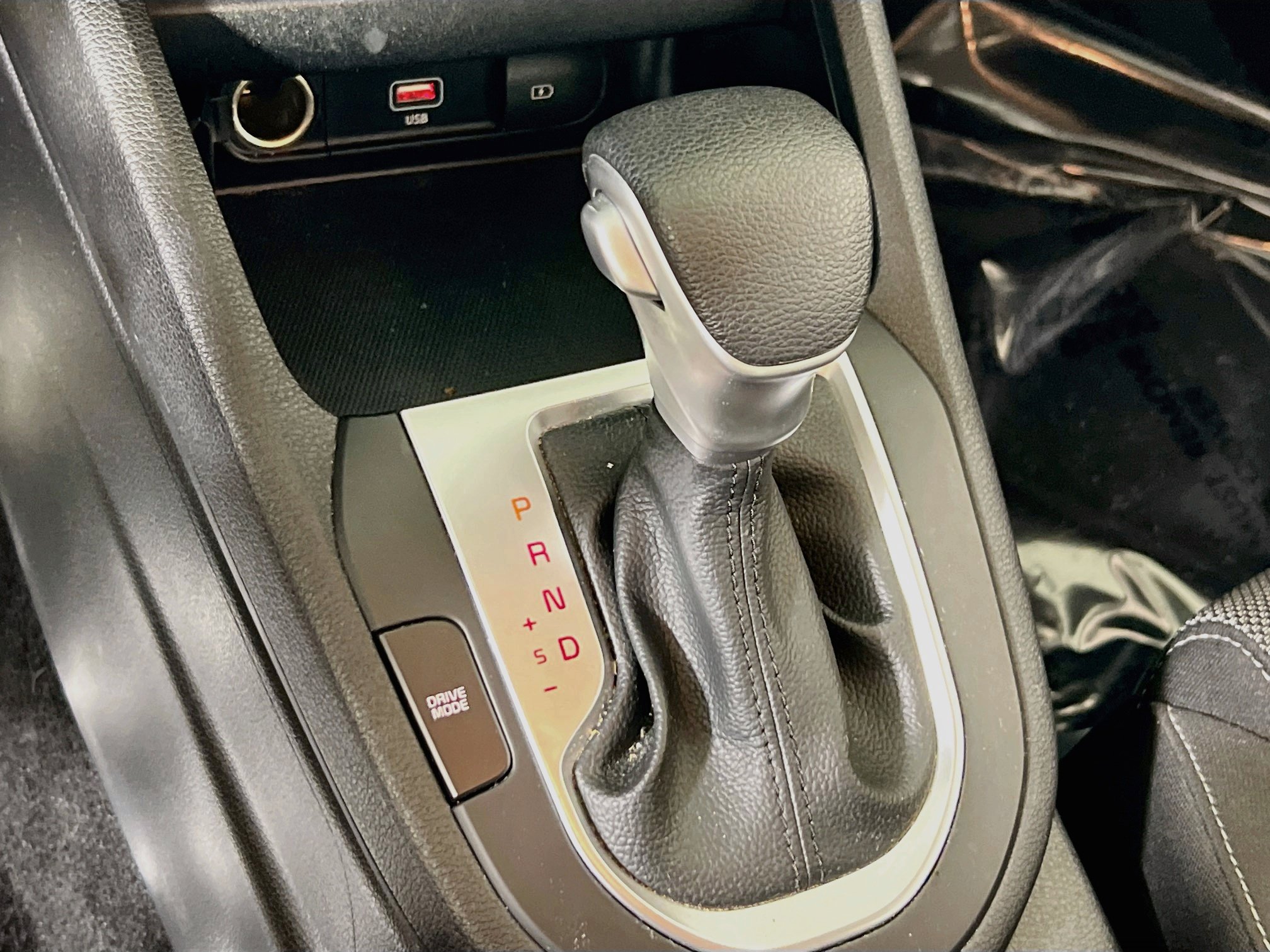 Used 2024 Kia Forte LXS w/ LXS Technology Package FWD image 16