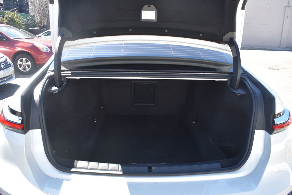 Used 2025 BMW 760i xDrive w/ Executive Package image 33