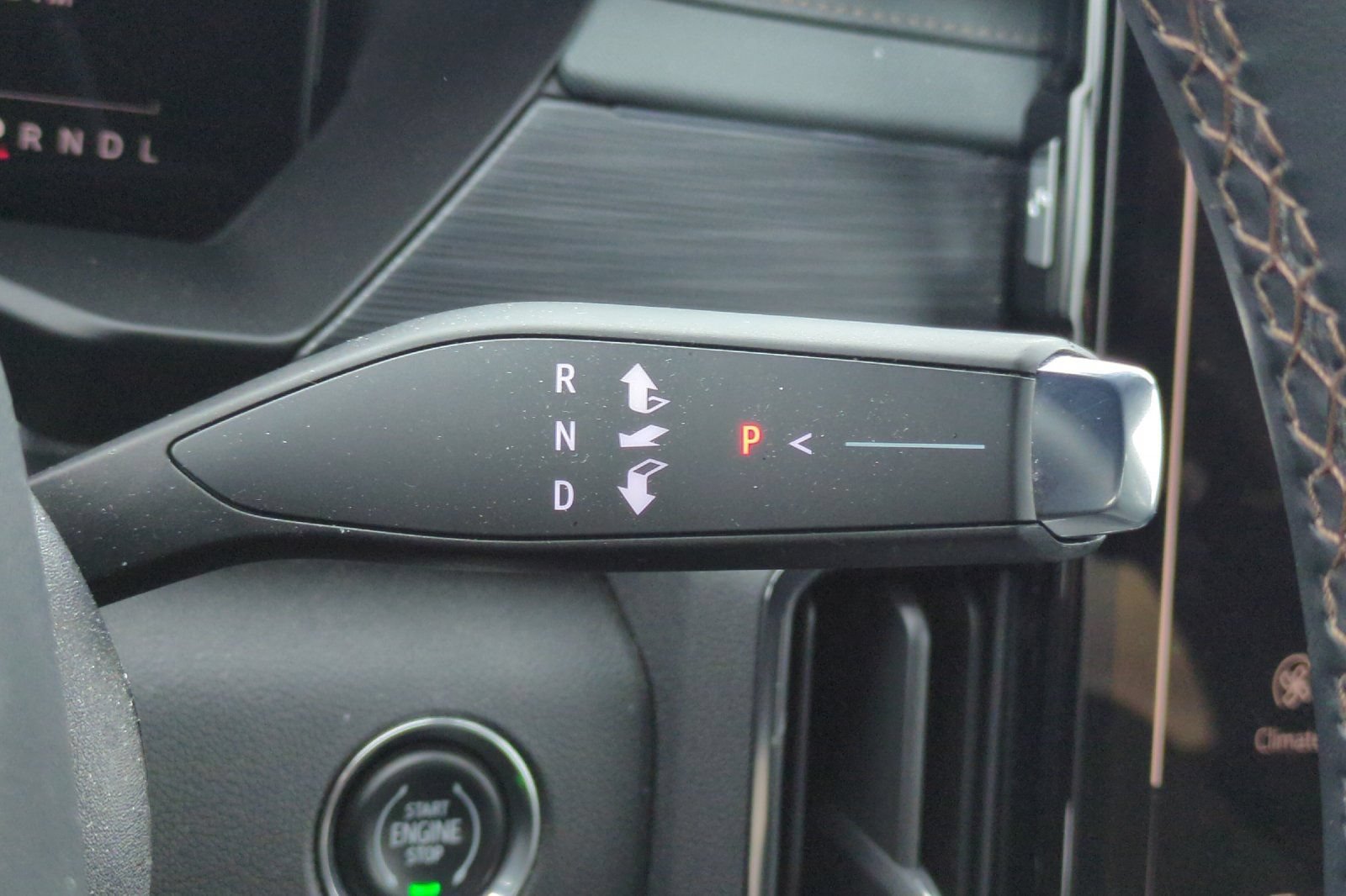 Used 2025 GMC Acadia AT4 w/ Luxury Package AWD/4WD image 32