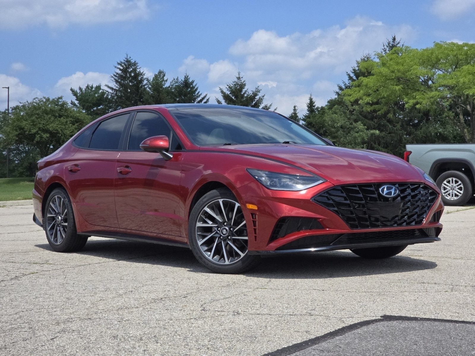 Used 2023 Hyundai Sonata Limited FWD image 2