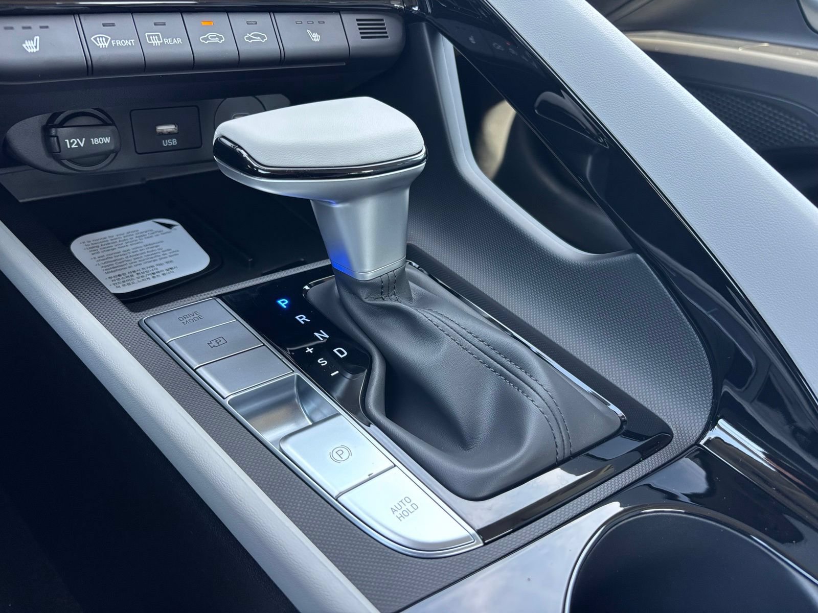 New 2026 Hyundai Elantra Limited FWD image 23