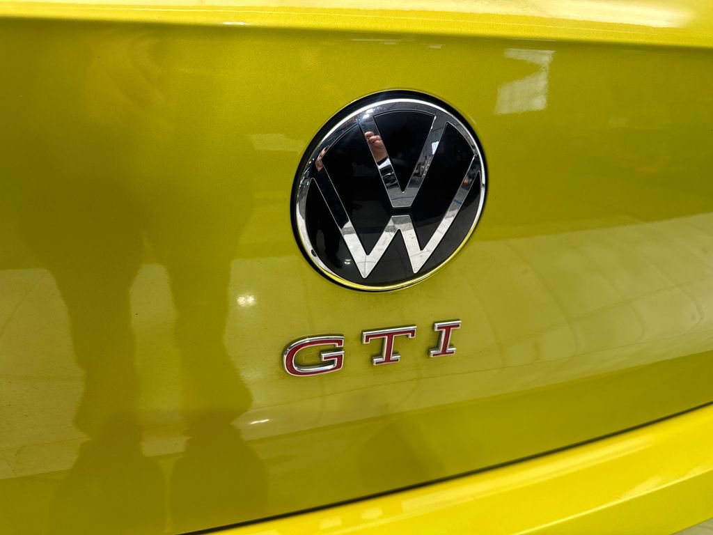 Used 2022 Volkswagen GTI Autobahn FWD image 21