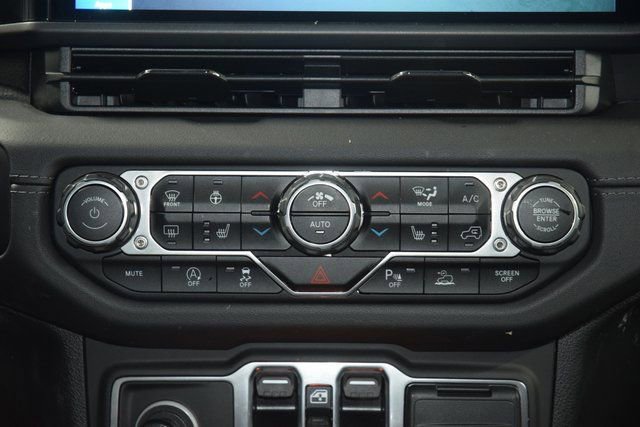 Used 2024 Jeep Wrangler Sahara w/ Technology Group image 32