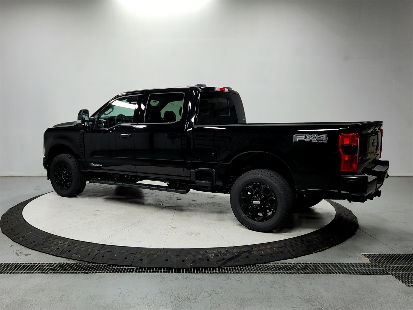 New 2026 Ford F250 Lariat w/ Black Appearance Package image 5