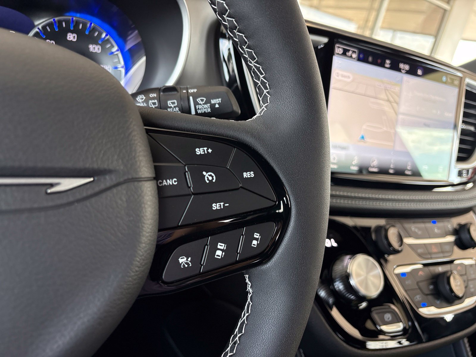 New 2027 Chrysler Pacifica Limited FWD image 34