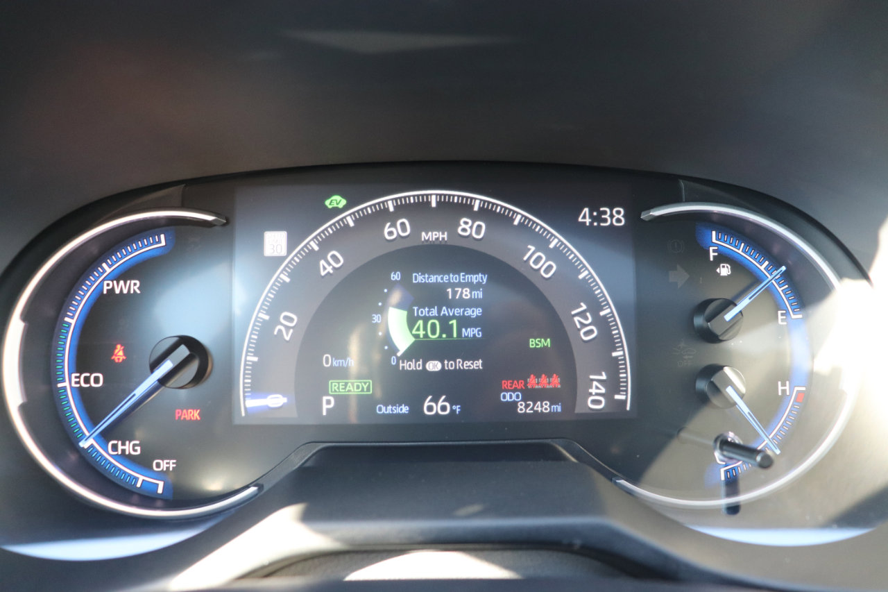 Used 2025 Toyota RAV4 XLE image 25