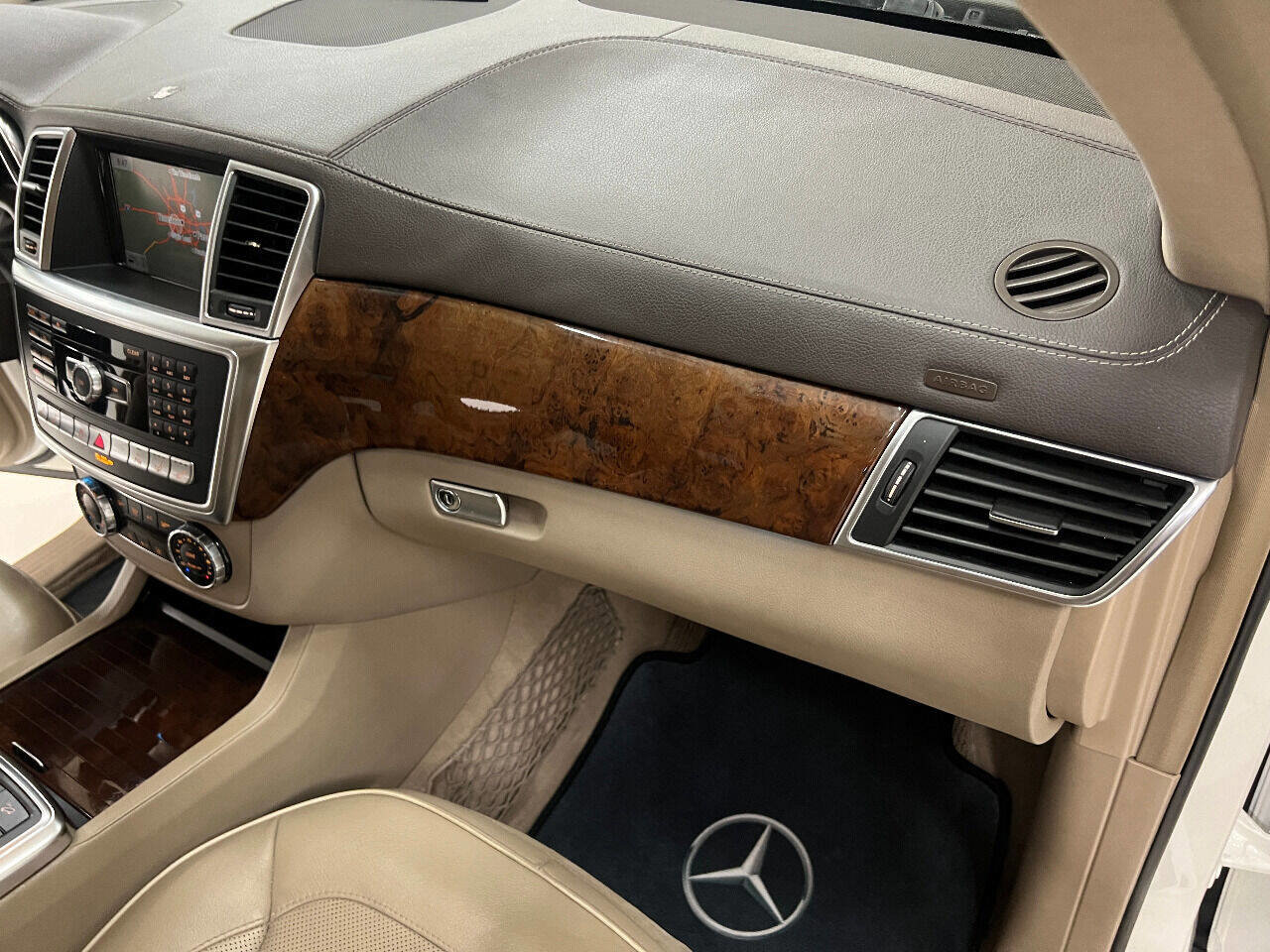 Used 2014 Mercedes-Benz GL 550 4MATIC image 85