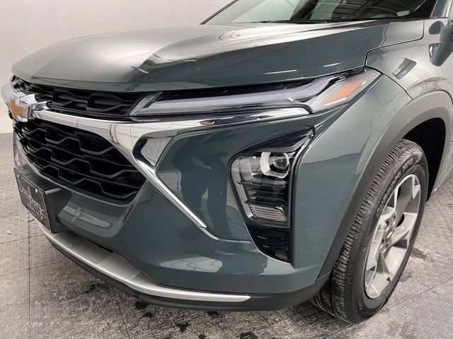 Used 2025 Chevrolet Trax LT image 11