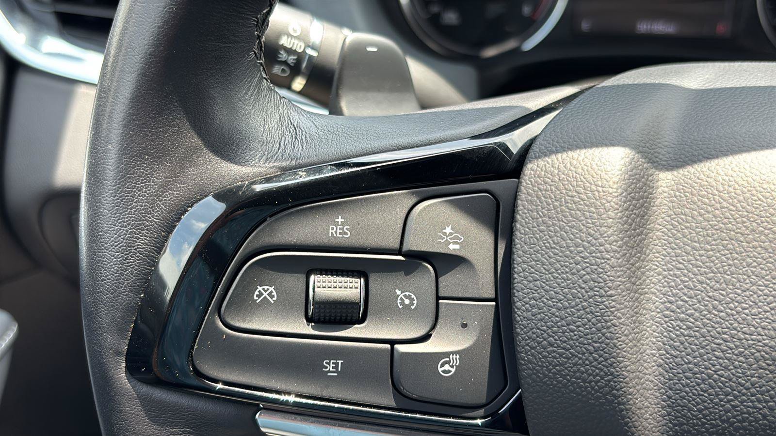 Certified 2024 Buick Enclave Essence AWD/4WD image 29