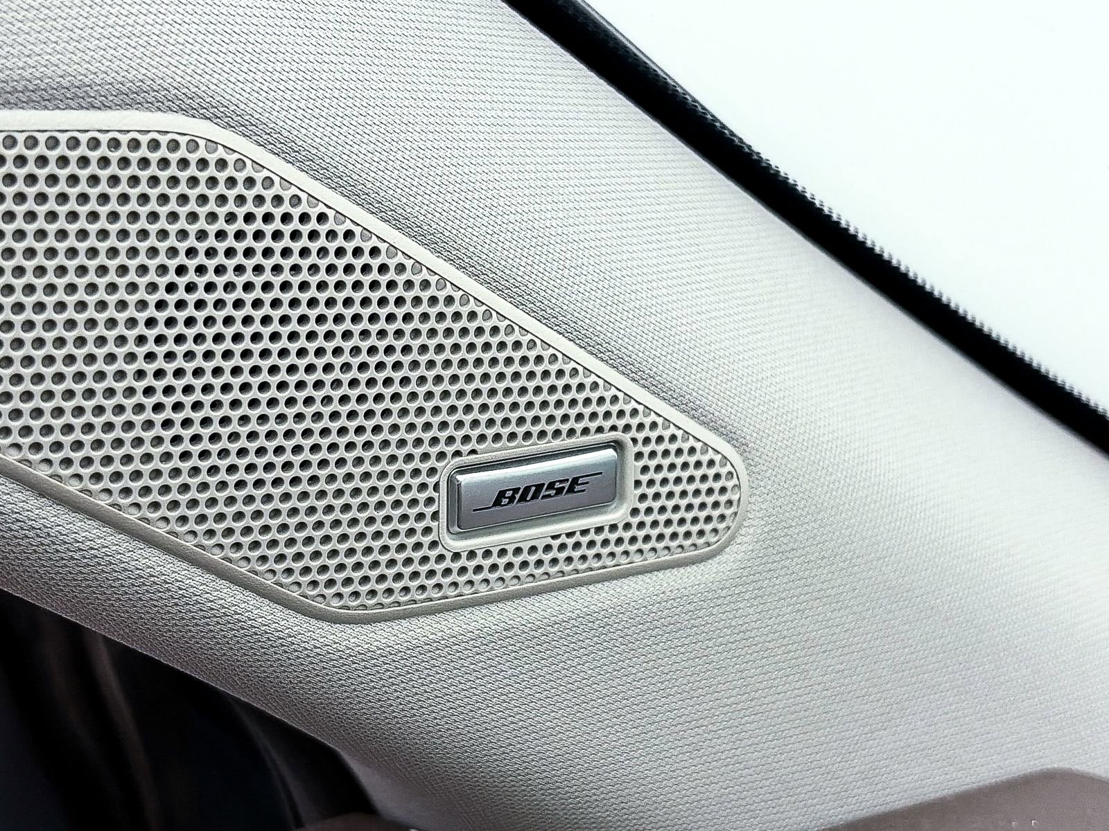 Used 2022 Nissan Rogue SL w/ SL Premium Package image 4