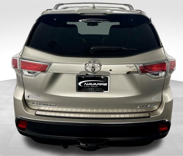 Used 2016 Toyota Highlander XLE AWD/4WD image 8