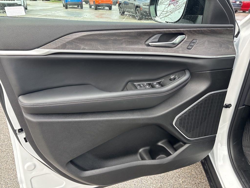 New 2026 Jeep Grand Cherokee Limited image 8