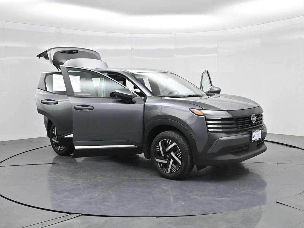 Used 2025 Nissan Kicks SV image 34