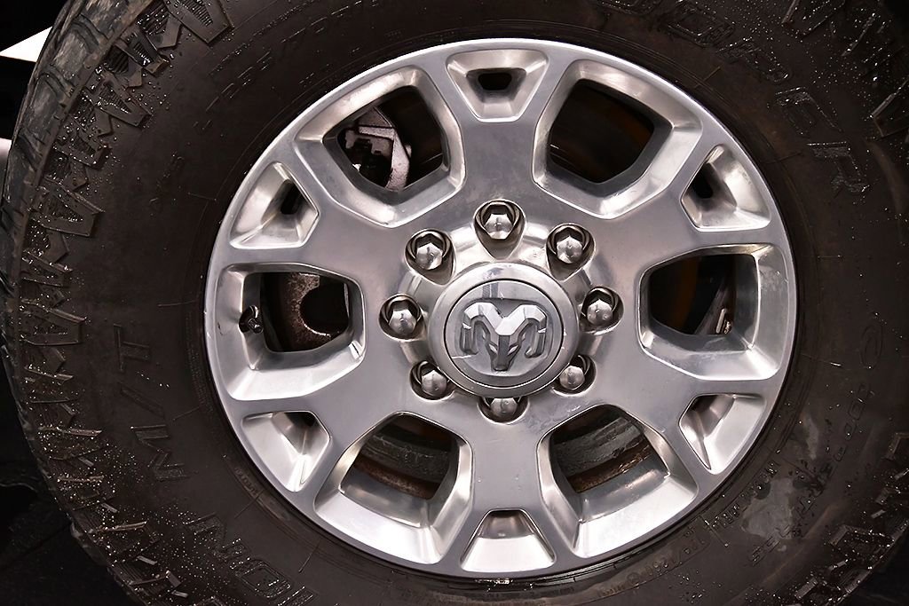 Used 2024 RAM 2500 Laramie AWD/4WD image 9