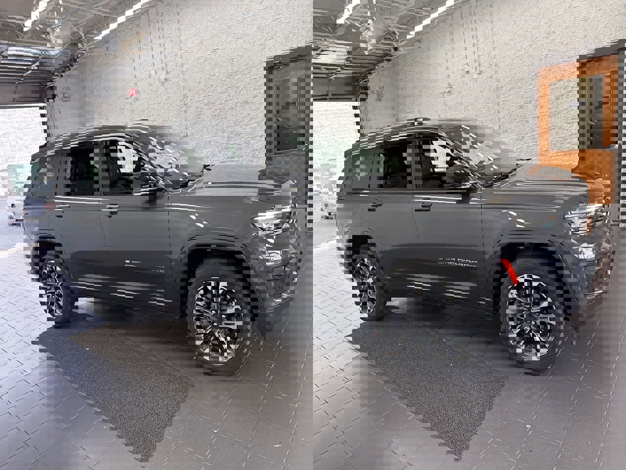 Used 2021 Jeep Grand Cherokee L Overland w/ Luxury Tech Group IV