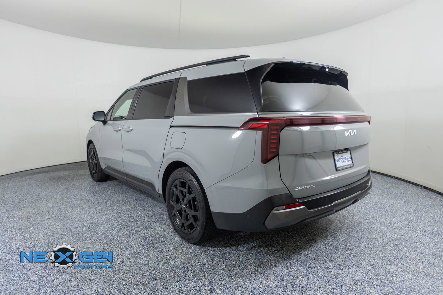Used 2025 Kia Carnival SX Prestige FWD image 5