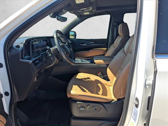 Used 2021 Cadillac Escalade Premium Luxury image 10