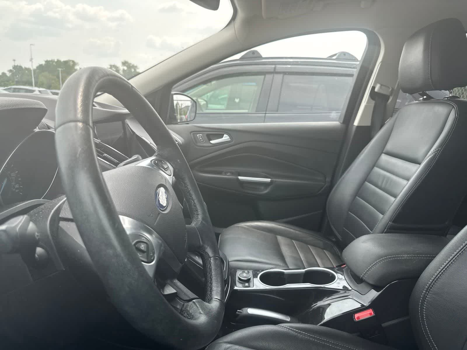 Used 2016 Ford Escape Titanium w/ Equipment Group 301A AWD/4WD image 32
