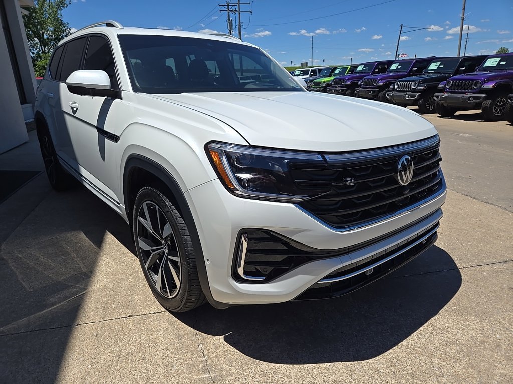 Used 2024 Volkswagen Atlas SEL Premium R-Line AWD/4WD image 15