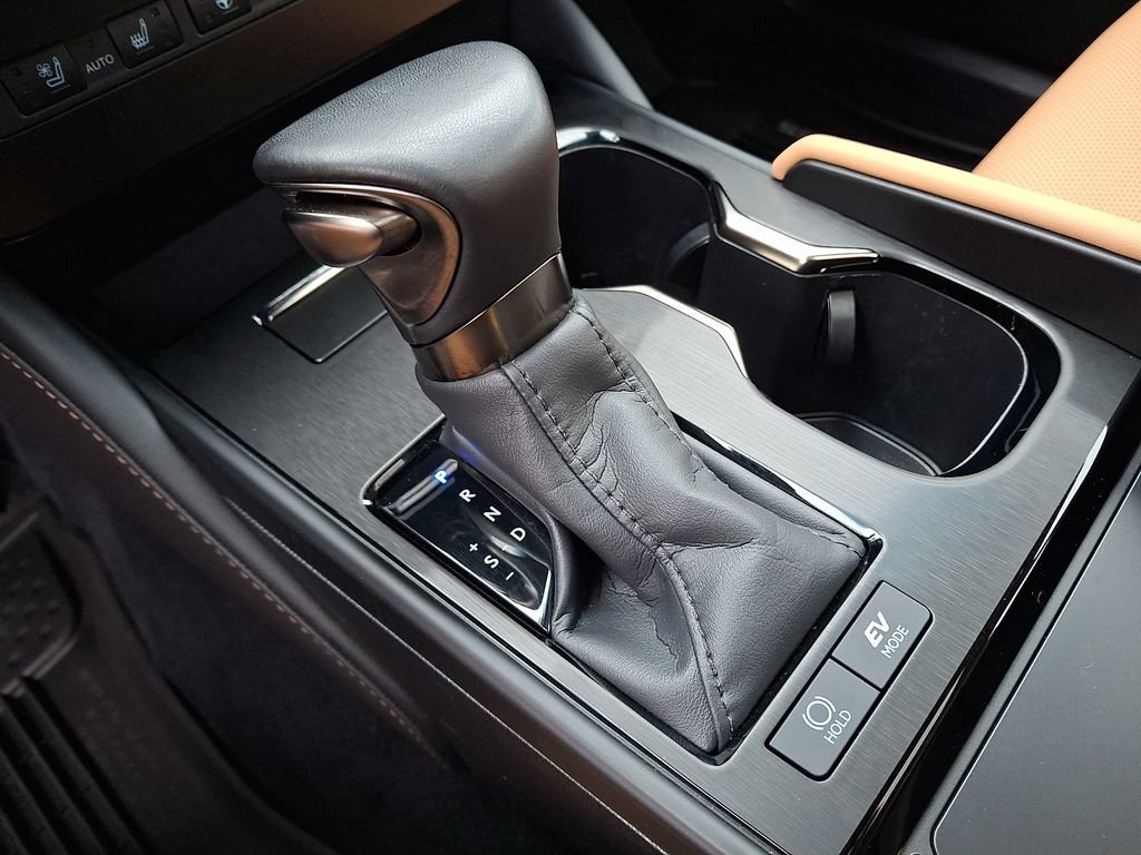 Certified 2025 Lexus ES 300h w/ Premium Package FWD image 17