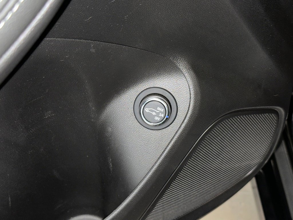 Used 2023 Buick Encore GX Select w/ Experience Buick Package image 7