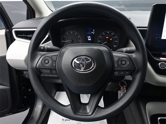 Used 2025 Toyota Corolla LE image 7